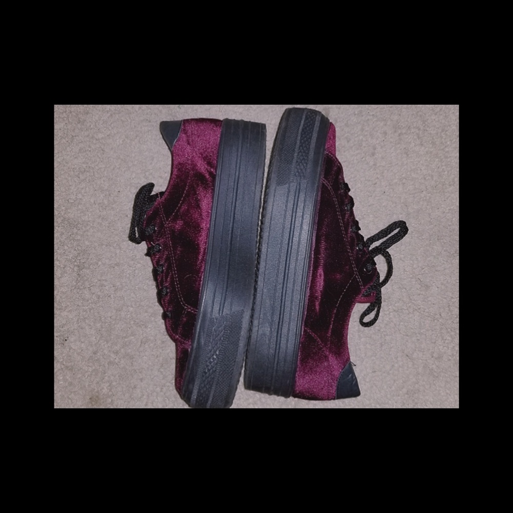 ●SOLD●Velvet ASOS platforms - Picture 2 of 5